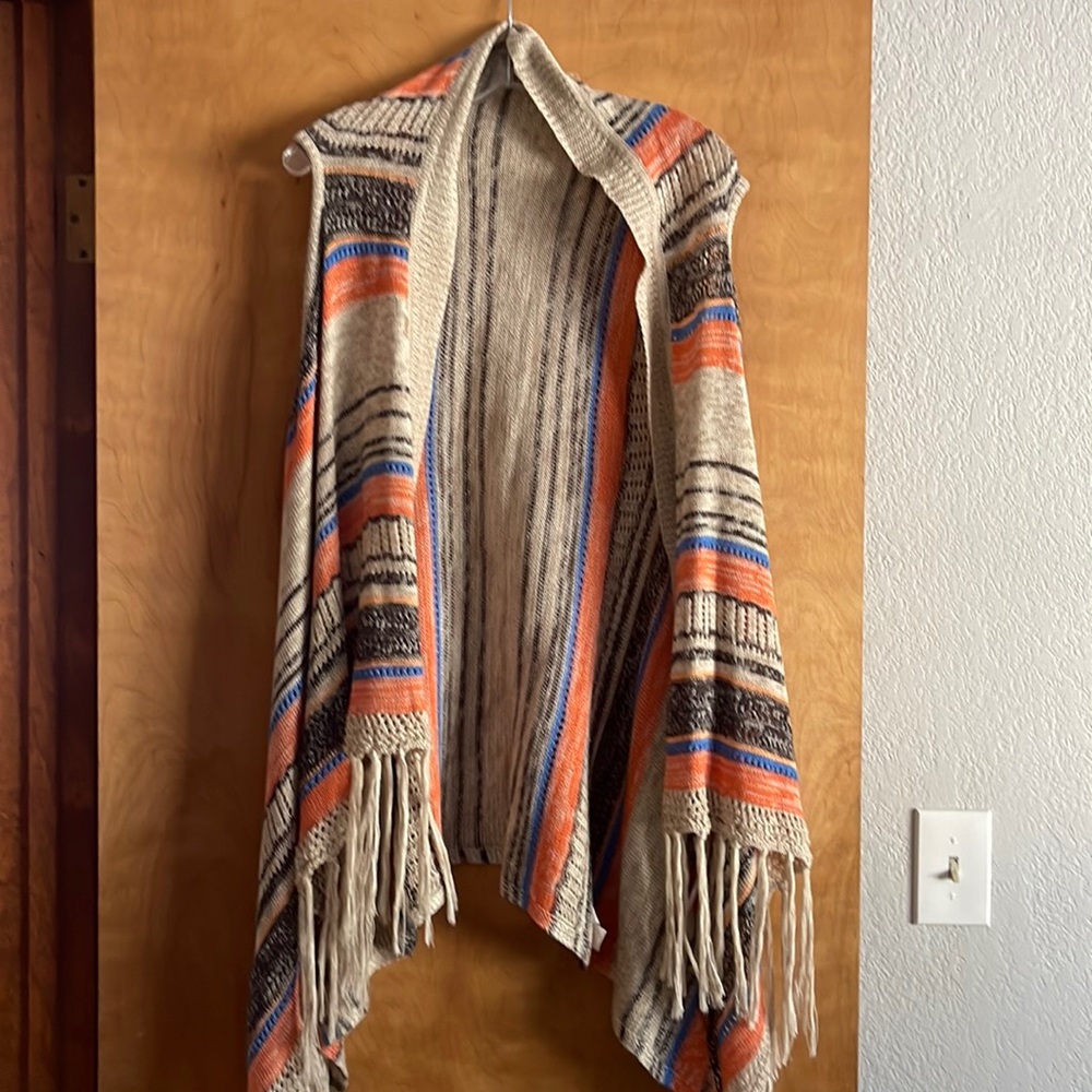 Long vest with fringe